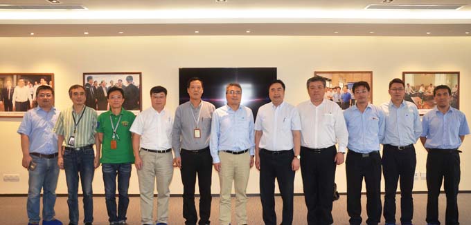 1474608797123870.jpg 趙振元同志、何平書記、王毅勃高級副院長、孫明副院長和上海寶冶集團董事長王石磊、總經(jīng)理陳剛、副總經(jīng)理徐啟文、上海寶冶能環(huán)工程公司總經(jīng)理劉奉軍、上海寶冶成都分公司總經(jīng)理丁海濤、書記高國榮、副總經(jīng)理董亮一行七人親切合影.jpg