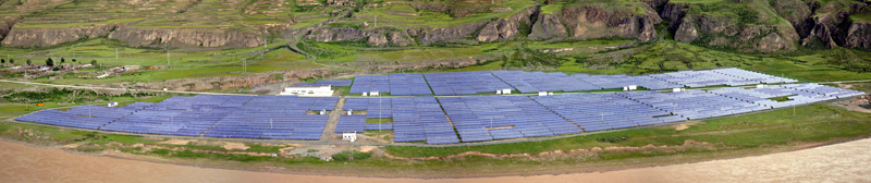 1500366473737100.jpg 1---青海玉能電力開發(fā)有限公司玉樹州8MW水光互補微網(wǎng)發(fā)電項目效果圖.JPG