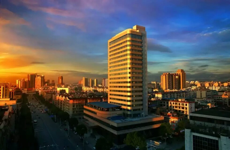 1500367316838498.jpg 3. 贛西腫瘤醫(yī)院-手術(shù)室ICU凈化工程及大樓醫(yī)用氣體,舒適性空調(diào)安裝工程.jpg