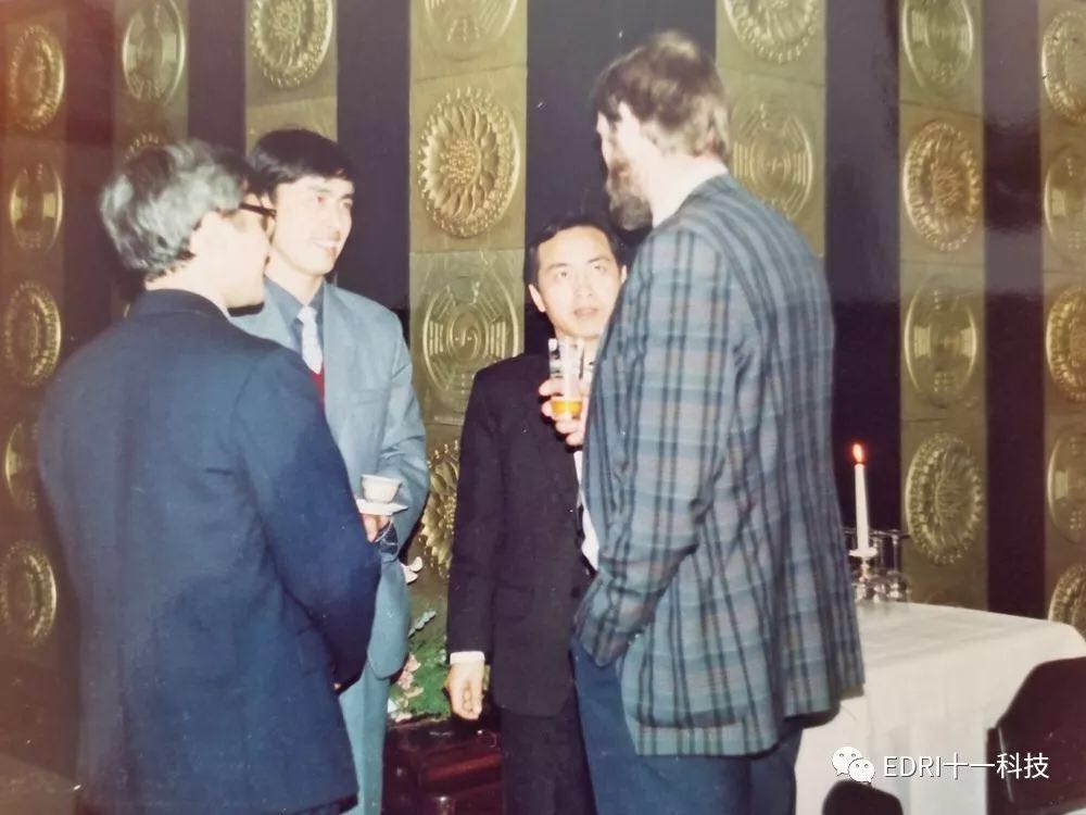 1528168723603880.jpg 35.jpg